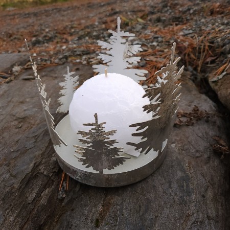 Lys stake med sølv trær